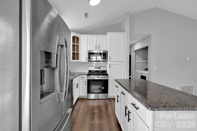 6724 Woodwedge Drive, Charlotte, NC 28227