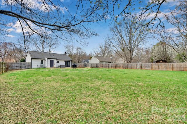 6724 Woodwedge Drive, Charlotte, NC 28227