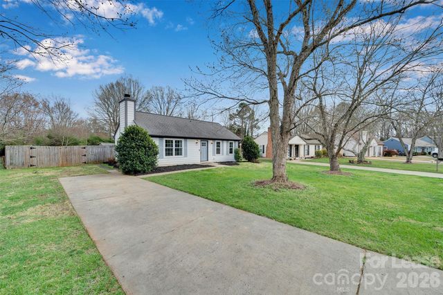 6724 Woodwedge Drive, Charlotte, NC 28227