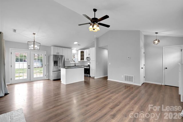 6724 Woodwedge Drive, Charlotte, NC 28227