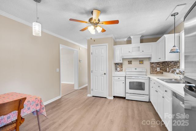 7 Wyatt Street, Asheville, NC 28803