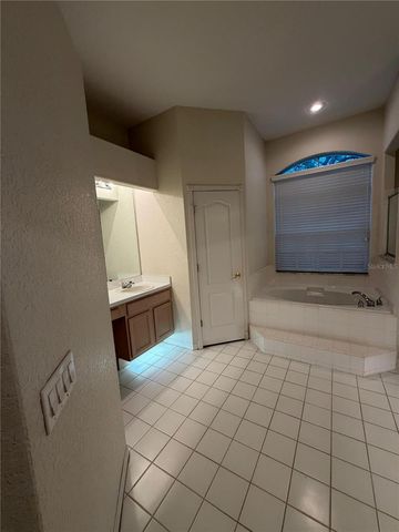 302 CRYSTAL GOBLET COURT, Valrico, FL 33594