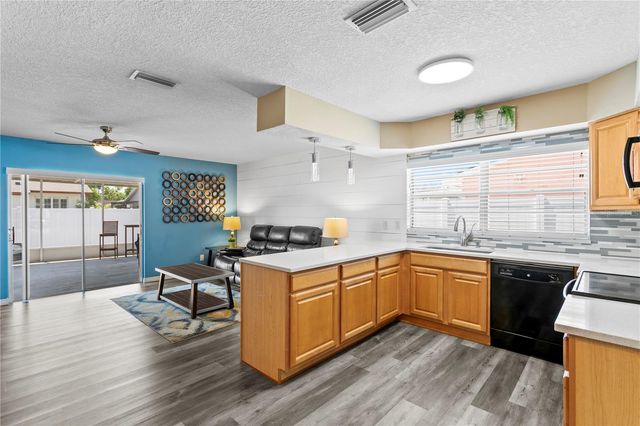 6404 HEATHER MOOR COURT, Tampa, FL 33634