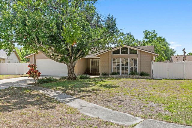 6404 HEATHER MOOR COURT, Tampa, FL 33634