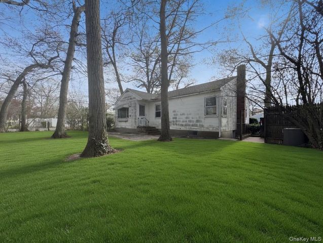 17 Lake Prom, Ronkonkoma, NY 11779