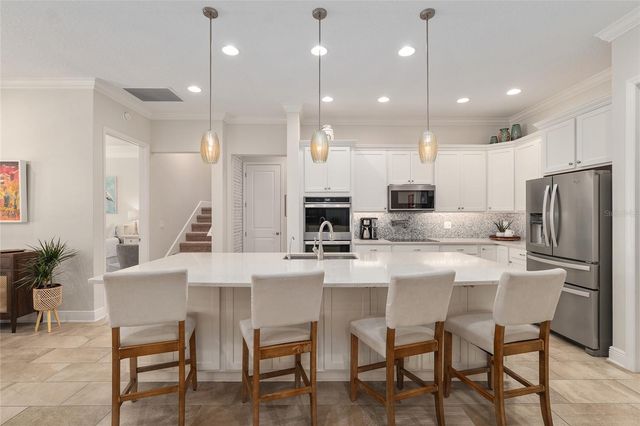 11207 ROZ WAY, Oxford, FL 34484