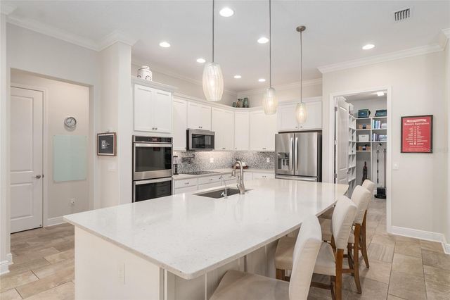 11207 ROZ WAY, Oxford, FL 34484