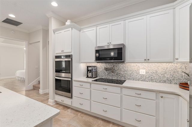 11207 ROZ WAY, Oxford, FL 34484