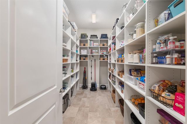 11207 ROZ WAY, Oxford, FL 34484