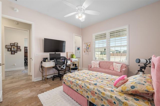 11207 ROZ WAY, Oxford, FL 34484