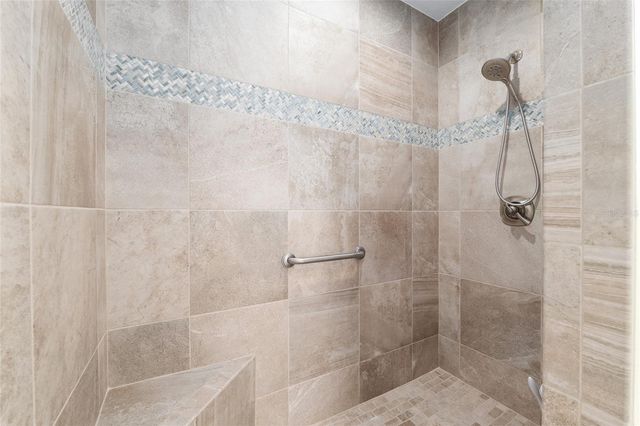 11207 ROZ WAY, Oxford, FL 34484