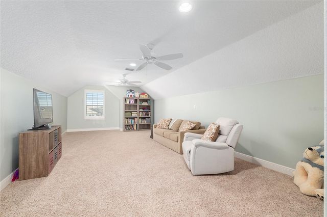 11207 ROZ WAY, Oxford, FL 34484