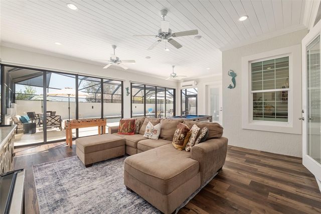 11207 ROZ WAY, Oxford, FL 34484