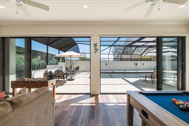 11207 ROZ WAY, Oxford, FL 34484