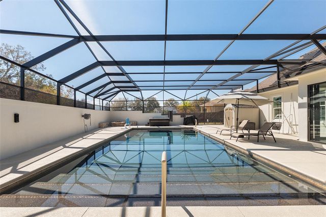 11207 ROZ WAY, Oxford, FL 34484