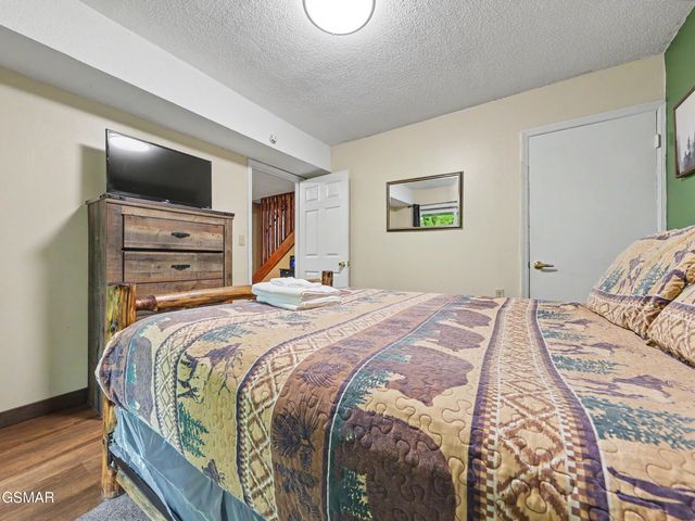 425 Hemlock Lane, Sevierville, TN 37876