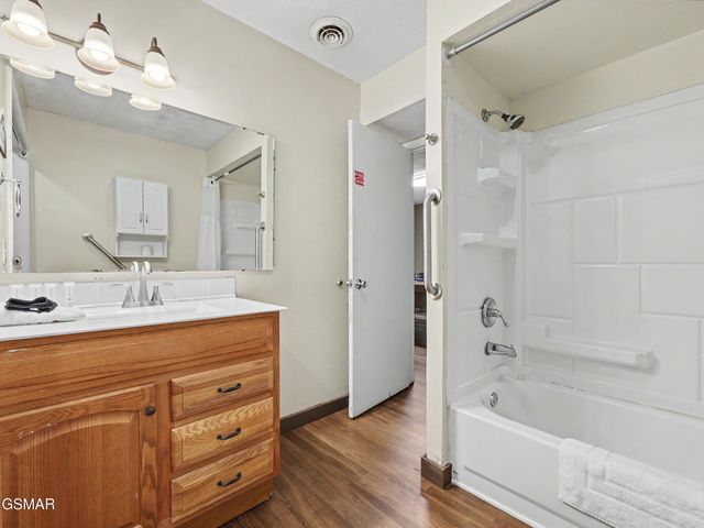 425 Hemlock Lane, Sevierville, TN 37876