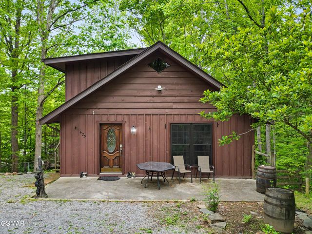 425 Hemlock Lane, Sevierville, TN 37876