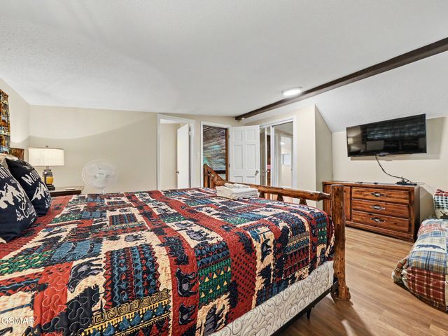 425 Hemlock Lane, Sevierville, TN 37876