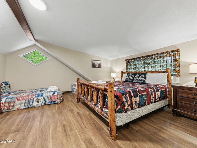 425 Hemlock Lane, Sevierville, TN 37876