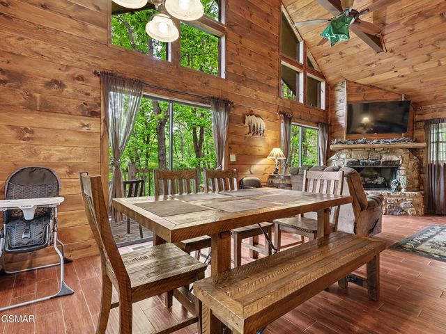 425 Hemlock Lane, Sevierville, TN 37876