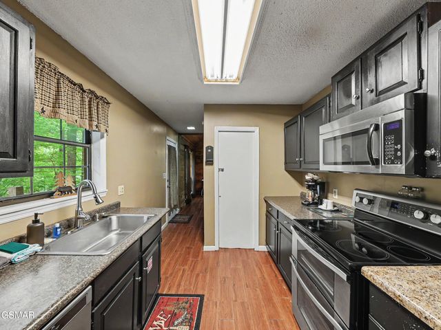 425 Hemlock Lane, Sevierville, TN 37876