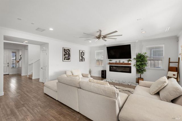 291 Ginger St, Vacaville, CA 95687