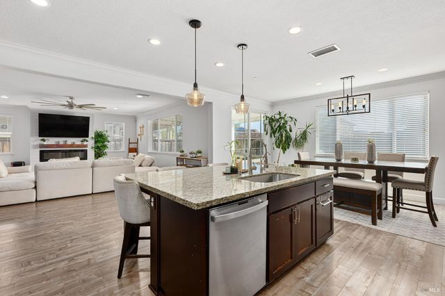 291 Ginger St, Vacaville, CA 95687