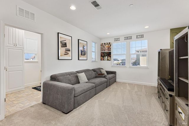 291 Ginger St, Vacaville, CA 95687