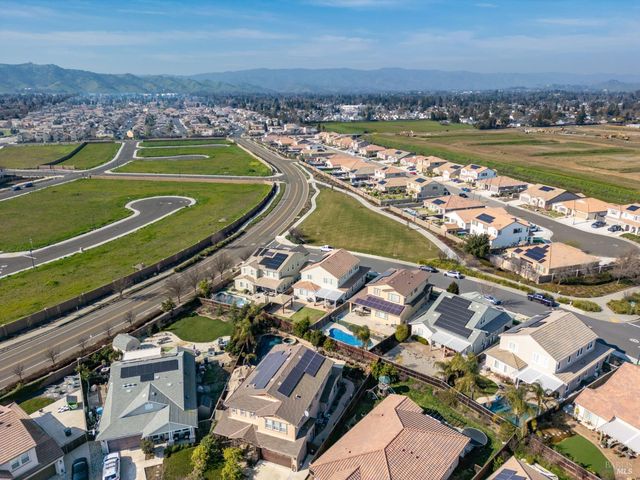 291 Ginger St, Vacaville, CA 95687