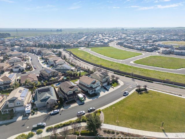 291 Ginger St, Vacaville, CA 95687