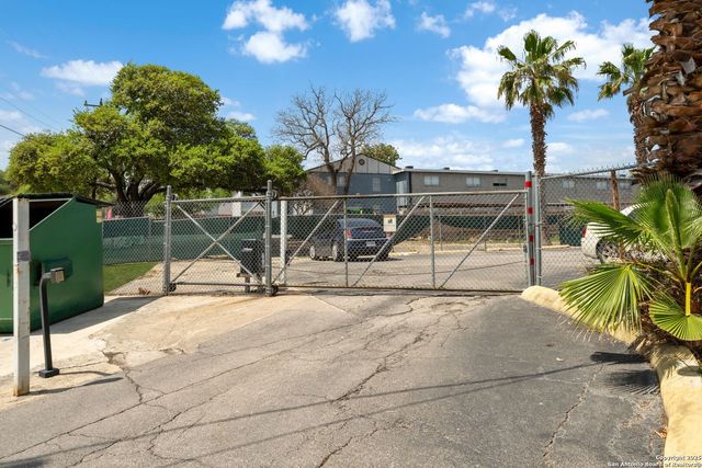 255 E Rampart Dr Unit 206, San Antonio, TX 78216