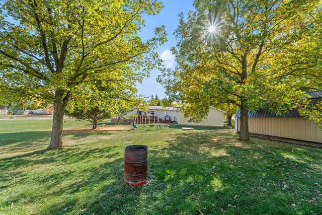 206 & 208 E Minerva Street, Albion, IA 50005