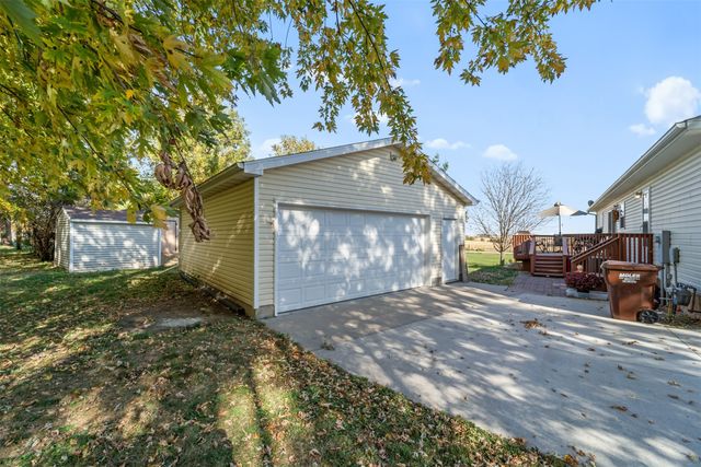 206 & 208 E Minerva Street, Albion, IA 50005