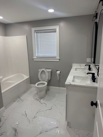 214 Horton 214, Fall River, MA 02723