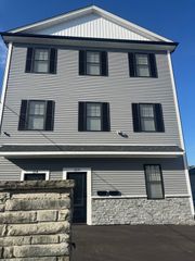 214 Horton 214, Fall River, MA 02723