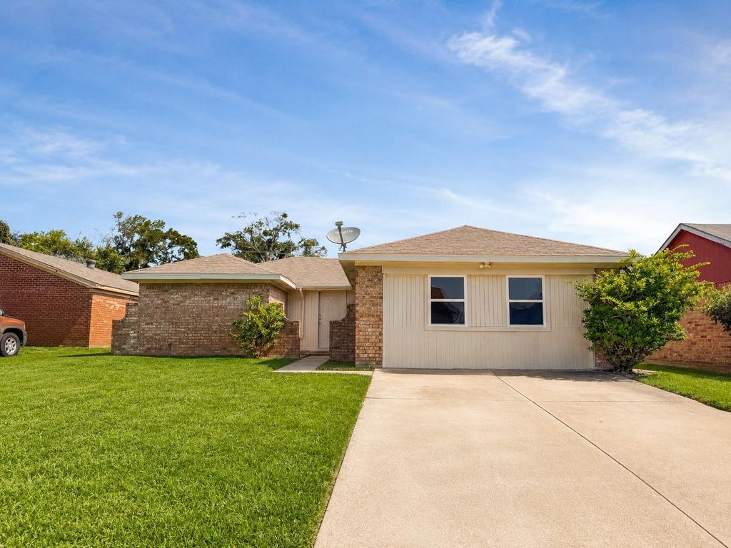 12779 Enchanted Path Drive, Houston, TX 77044