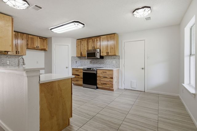 1001 Scenic Drive, Justin, TX 76247