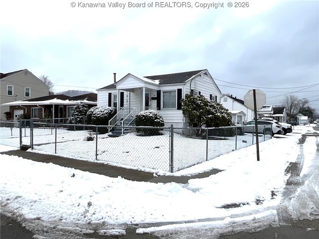 446 22nd Street, Dunbar, WV 25064