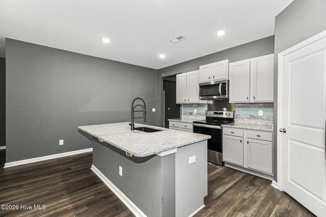 464 St Kitts Way, Winnabow, NC 28479