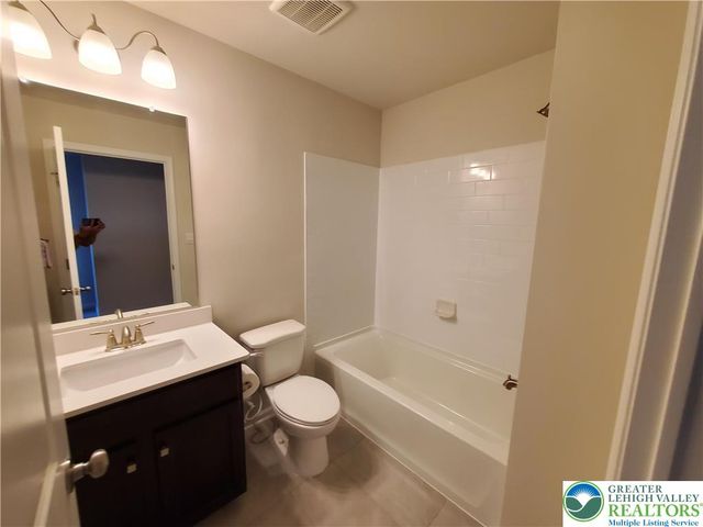 1081 Turnstone Drive, Upper Macungie Twp, PA 18051