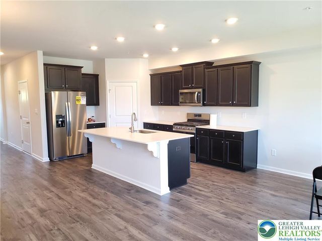 1081 Turnstone Drive, Upper Macungie Twp, PA 18051