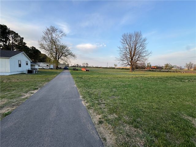 1013 Laurel Avenue, Rogers, AR 72758