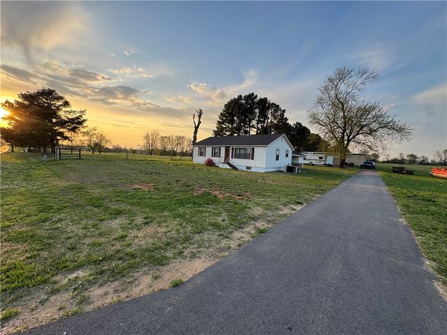 1013 Laurel Avenue, Rogers, AR 72758