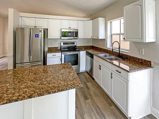 2175 NW 184th Terrace, Pembroke Pines, FL 33029