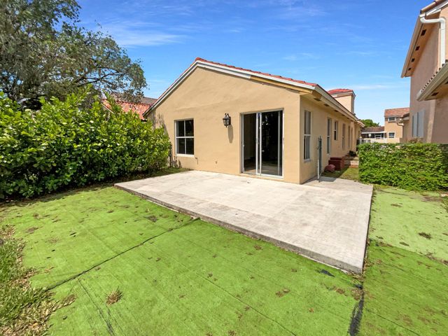2175 NW 184th Terrace, Pembroke Pines, FL 33029