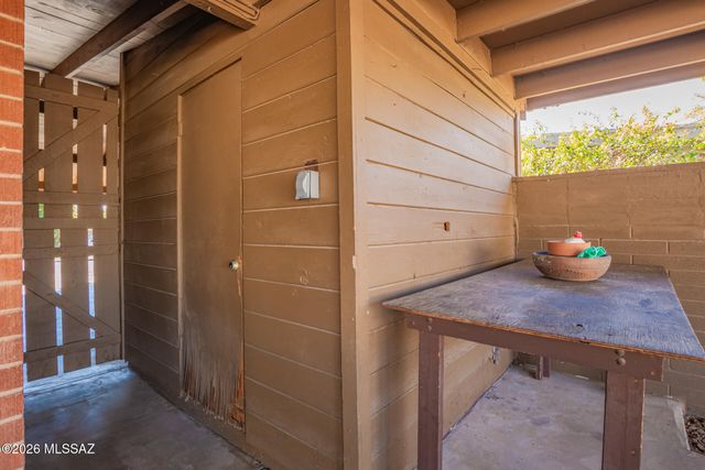 1024 W Thurber Street, Tucson, AZ 85705