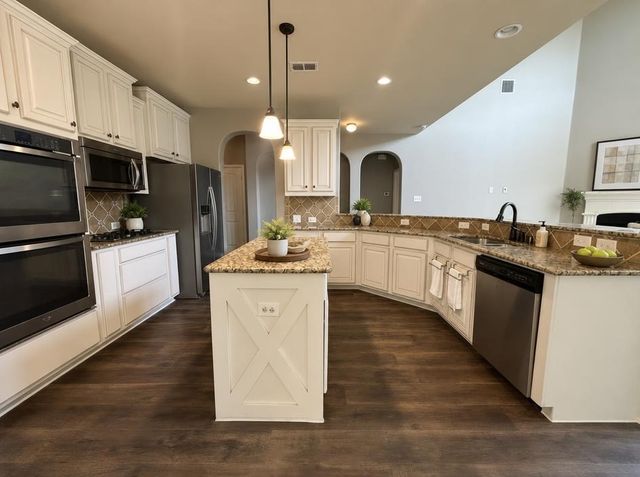 928 Albany Drive, Fort Worth, TX 76131