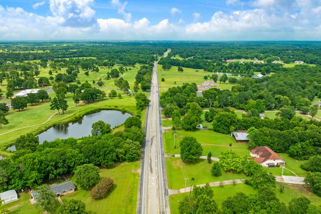 5310 Farm Road 195, Paris, TX 75462