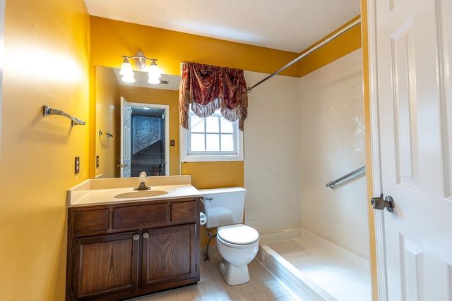 1447 WOOD TRAIL CIR, Memphis, TN 38016